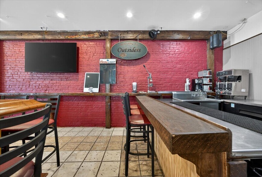 More Photos Of 650-654 S Main St, Wilkes-Barre Bar For Sale