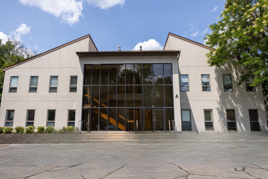 Primary Photo Of 115 US HIGHWAY Route 46 West, Mountain Lakes Medical For Sale