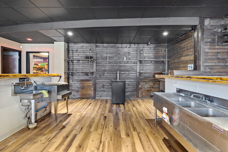 More Photos Of 700 Northwest Hwy, Fox River Grove General Retail For Sale