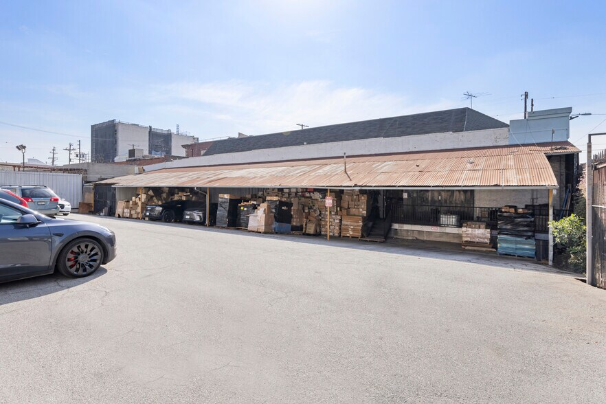 More Photos Of 432-440 S Towne Ave, Los Angeles Industrial For Sale