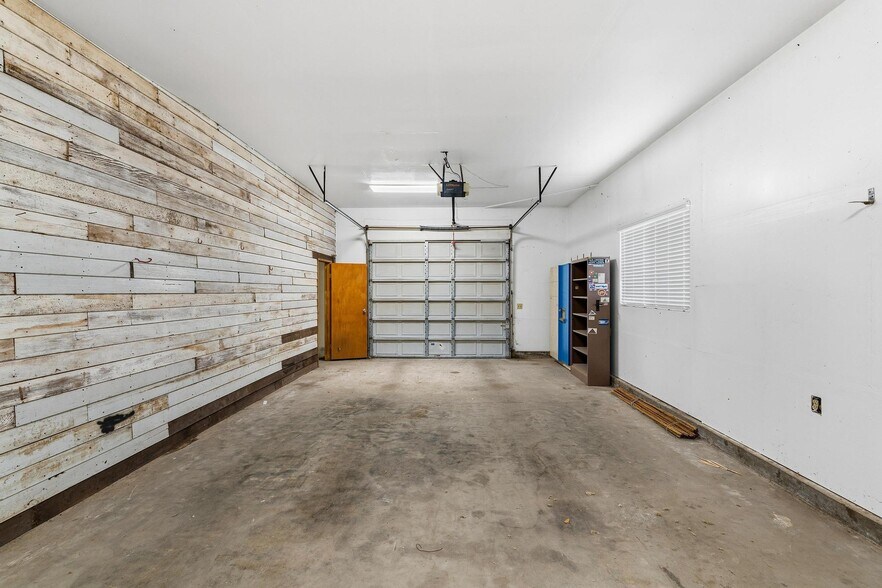 More Photos Of 143 Oregon #B st, Ripon Flex For Lease