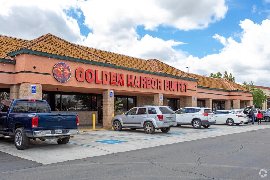 More Photos Of 3257 W Shaw Ave, Fresno Freestanding For Lease