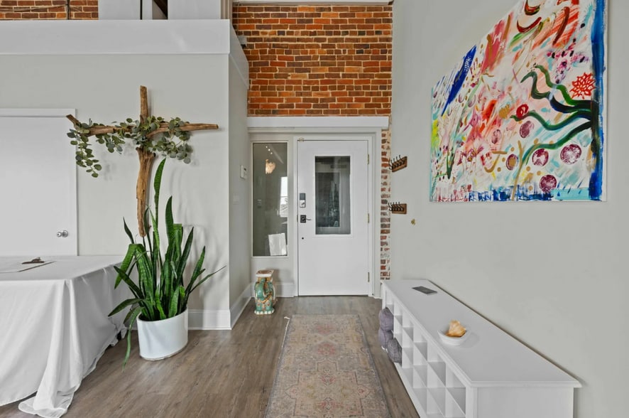 More Photos Of 202 Craven St, New Bern General Retail For Sale