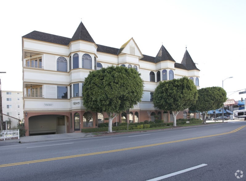 More Photos Of 4400 Coldwater Canyon Ave, Studio City Office For Lease