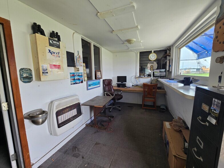 More Photos Of 1251 Evergreen Dr, Bay City Marina For Sale