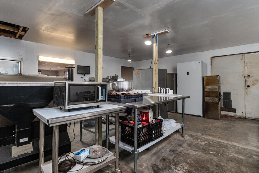 More Photos Of 9298 Texas 86, Silverton Restaurant For Sale