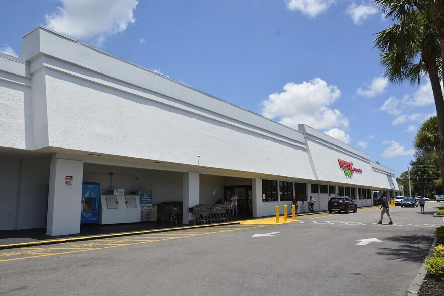 More Photos Of 6401-6493 Stirling Rd, Davie Unknown For Lease
