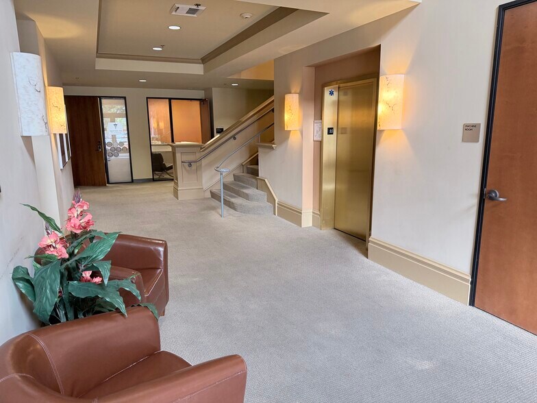 More Photos Of 100 Cortona Way, Brentwood Medical For Sale