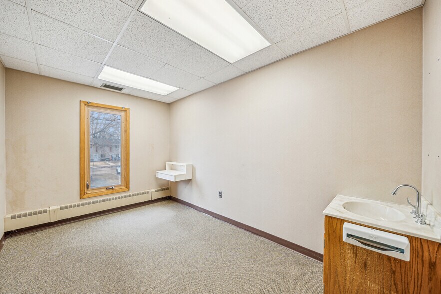 More Photos Of 309 Jefferson Ave SW, Watertown Medical For Sale