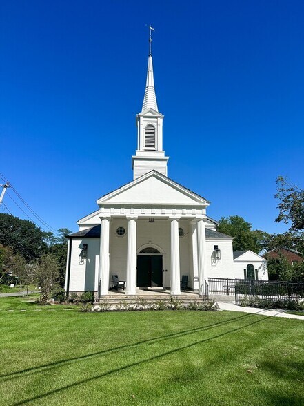 Primary Photo Of 453 W Main St, Huntington Coworking Space