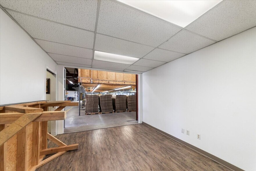 More Photos Of 2843 W Avenida de Luces, Williams Warehouse For Sale