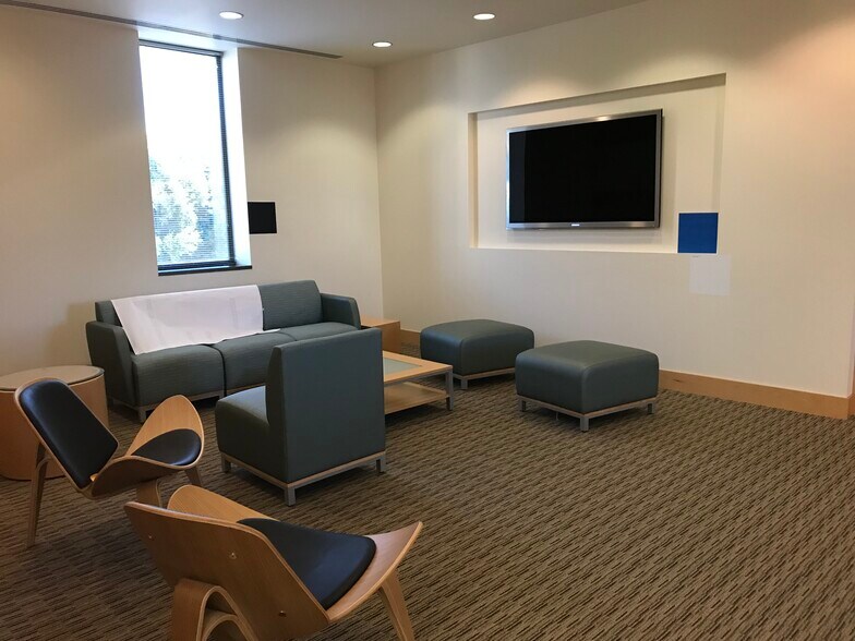 More Photos Of 2830-2850 7th St, Berkeley Medical For Lease