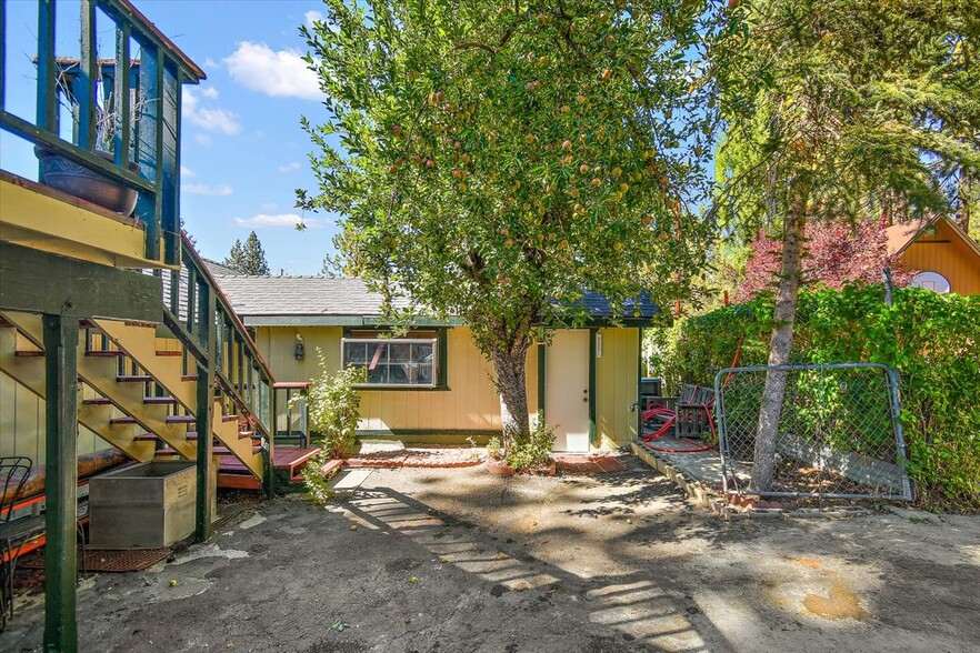 More Photos Of 39226 N Shore Dr, Fawnskin Restaurant For Sale