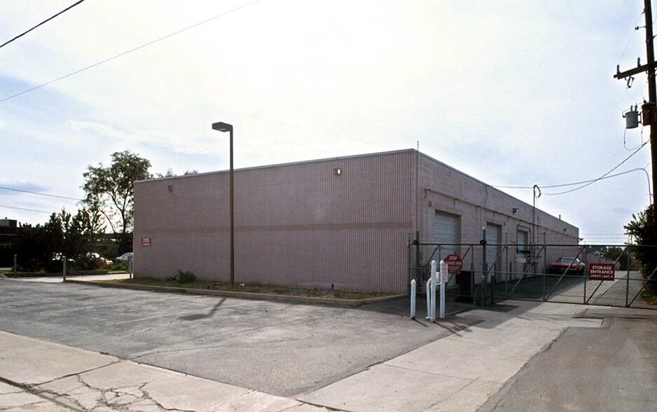 More Photos Of 2125 S Valentia St, Denver Self Storage For Lease