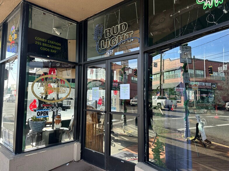 More Photos Of 295 S Broadway, Coos Bay Restaurant For Sale