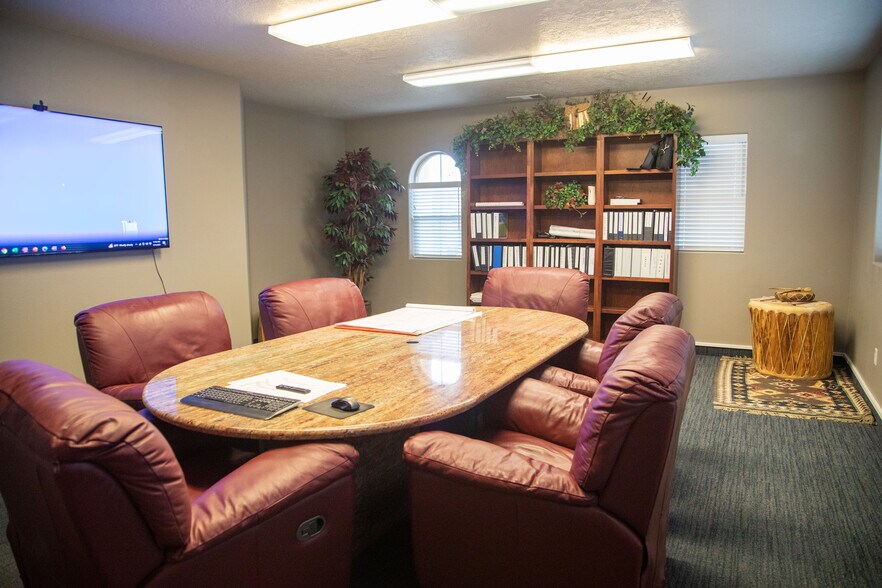 More Photos Of 1191 E Iron Eagle Dr, Eagle Loft Creative Space For Sale