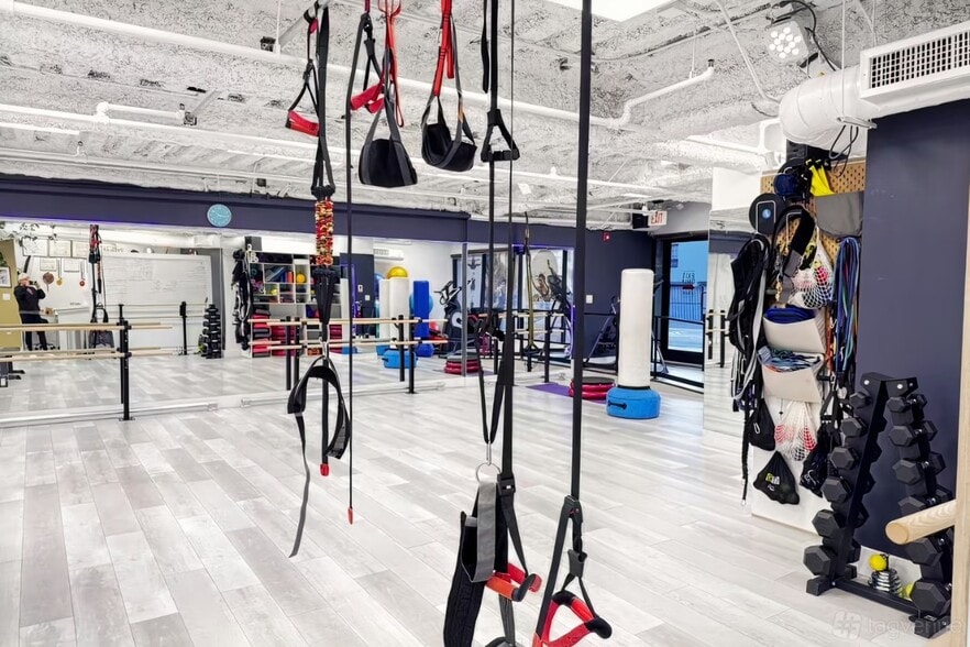 Primary Photo Of 200 N Robertson Blvd, Beverly Hills Coworking Space