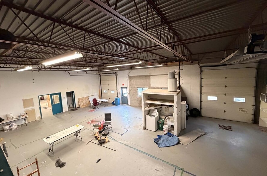 More Photos Of 55 Shoemaker St, Kitchener Warehouse For Lease