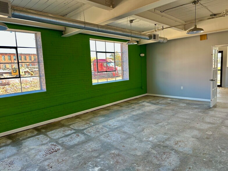 More Photos Of 614 Lynn St, Danville Apartments For Lease