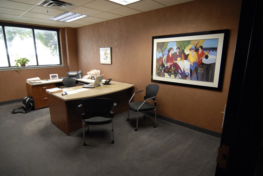 More Photos Of 125-175 Jackson Ave N, Hopkins Light Distribution For Lease