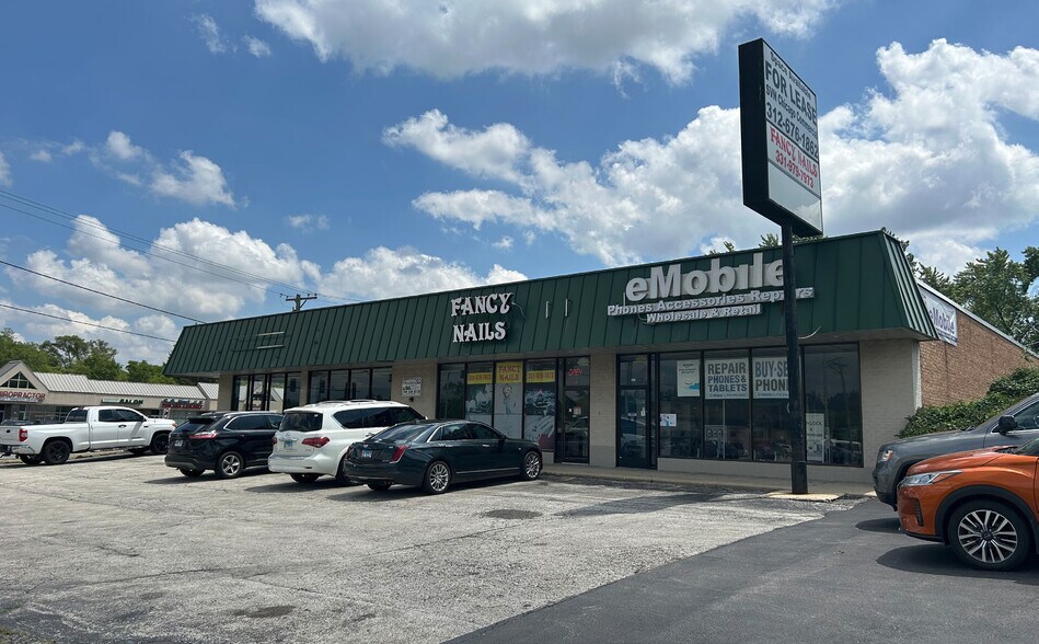 More Photos Of 379-383 E North Ave, Villa Park Freestanding For Lease