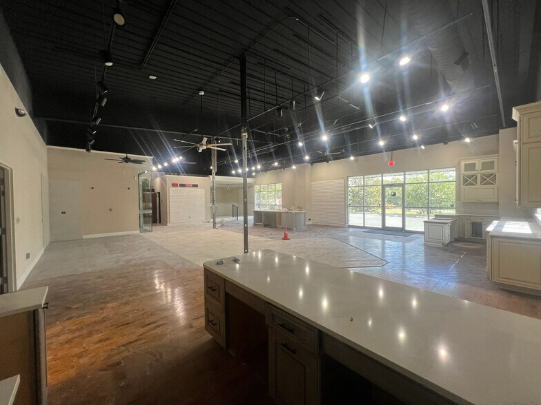 More Photos Of 13570 NW 101st Dr, Alachua Warehouse For Lease