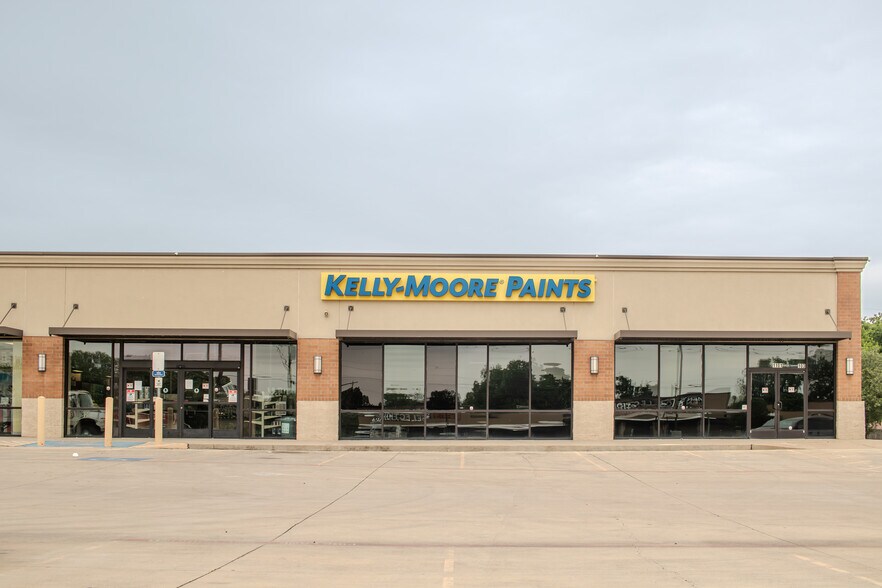 Primary Photo Of 1101 E Berry St, Fort Worth Storefront For Lease