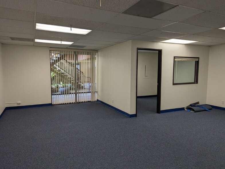 More Photos Of 559 N Mountain Ave, Upland Unknown For Lease