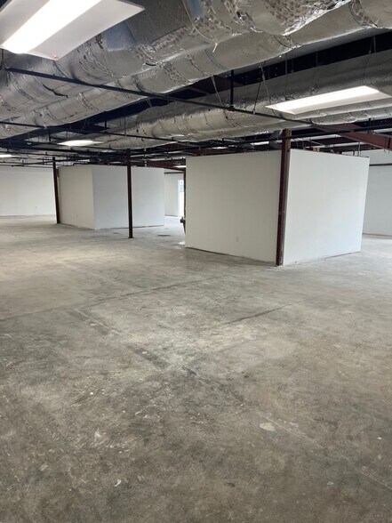 More Photos Of 6401 Centennial Blvd, Nashville Warehouse For Lease
