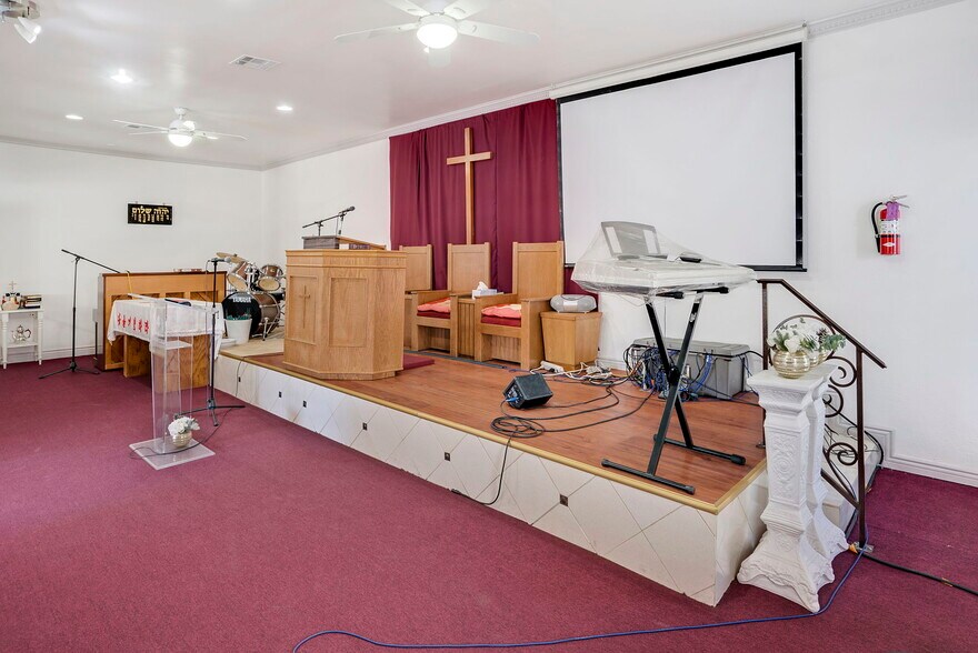 More Photos Of 3709 Rolle St, Los Angeles Religious Facility For Sale