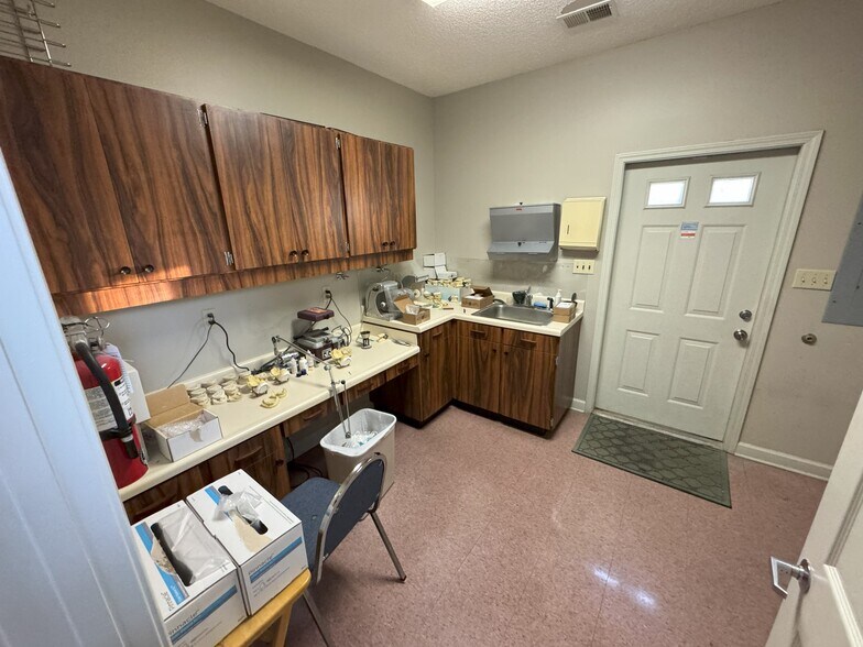 More Photos Of 6622 Kirby Center Cv, Memphis Medical For Lease