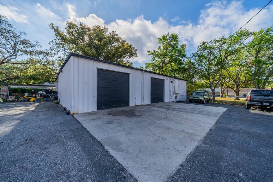 More Photos Of 14041 N Florida Ave, Tampa Auto Dealership For Sale