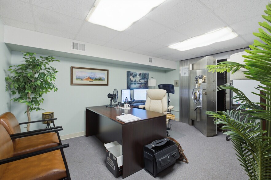 More Photos Of 201 New Bridge St, Jacksonville Office Residential For Sale