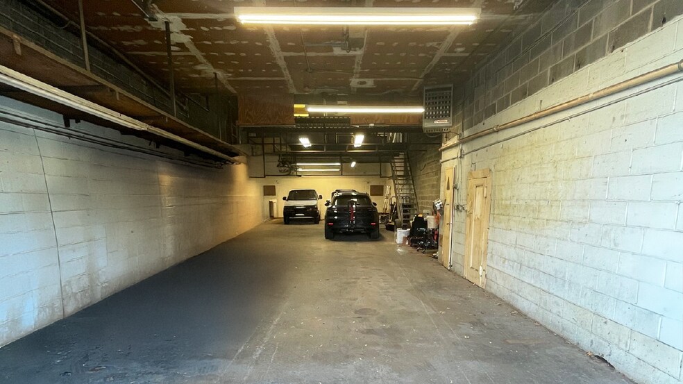 More Photos Of 4537 21st St, Long Island City Warehouse For Lease