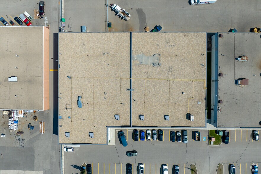 More Photos Of 4416 64th Ave SE, Calgary Service For Sale