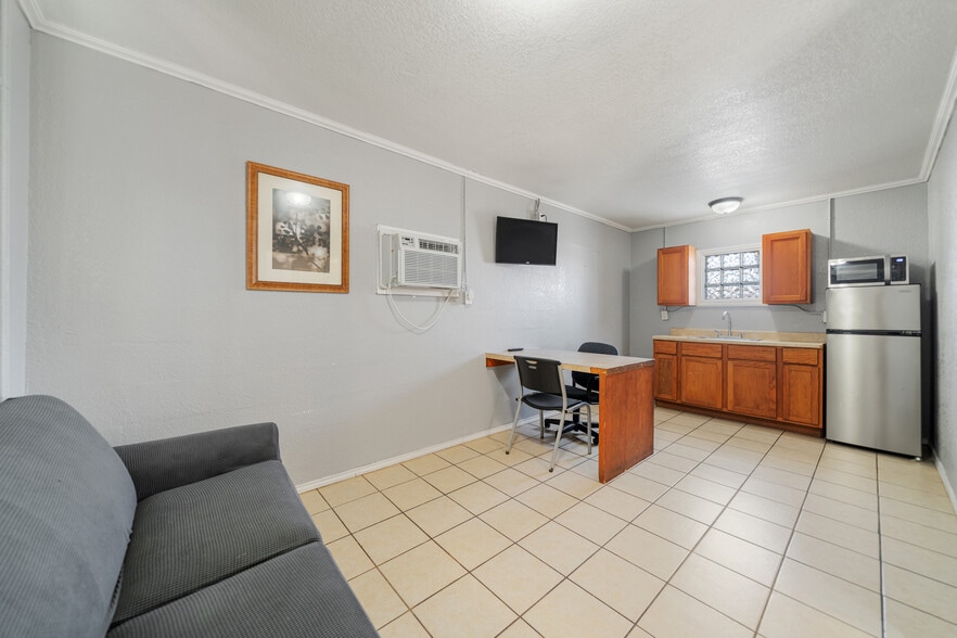 More Photos Of 309 S Fulton Beach Rd, Rockport Hotel For Sale