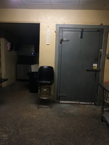 More Photos Of 103 W 30th Ave, Covington Restaurant For Sale