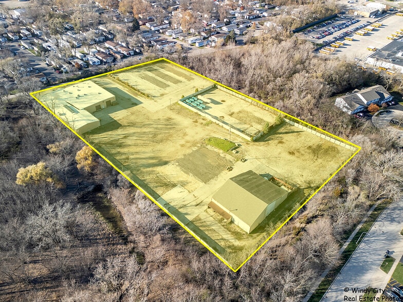More Photos Of 301 Ramona Ave, Elgin Warehouse For Sale