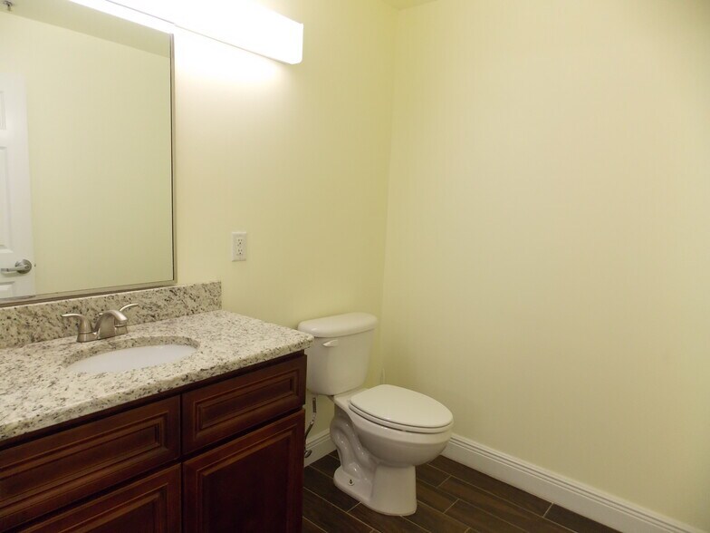 More Photos Of 7730 N Wickham Rd, Melbourne Office For Lease