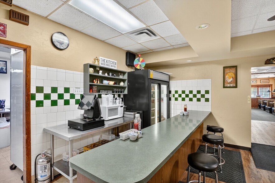 More Photos Of 550 McKeesport Rd, Elizabeth Freestanding For Sale