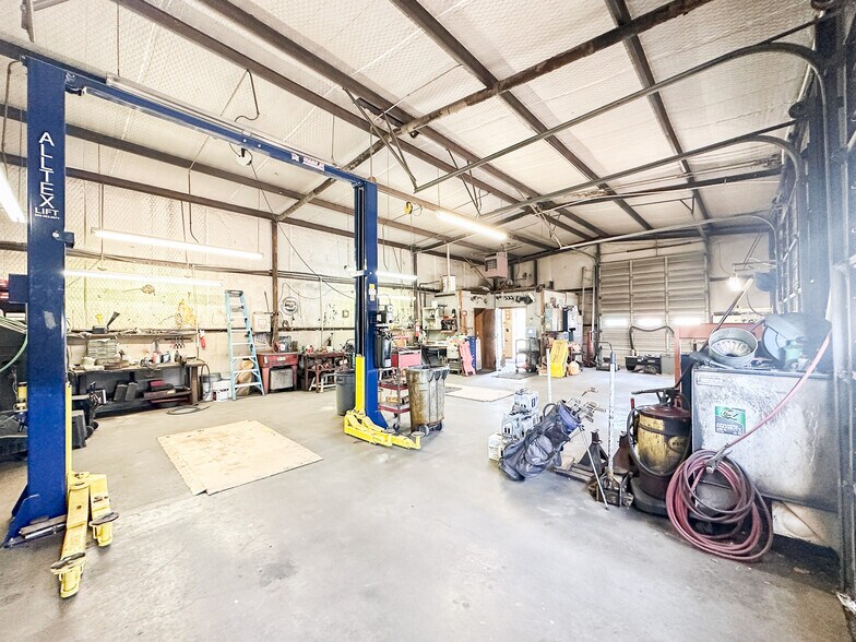 More Photos Of 2609 10th St, Wichita Falls Light Manufacturing For Sale
