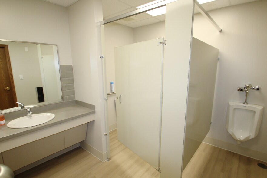 More Photos Of 119 N Court St, Medina Office Residential For Lease