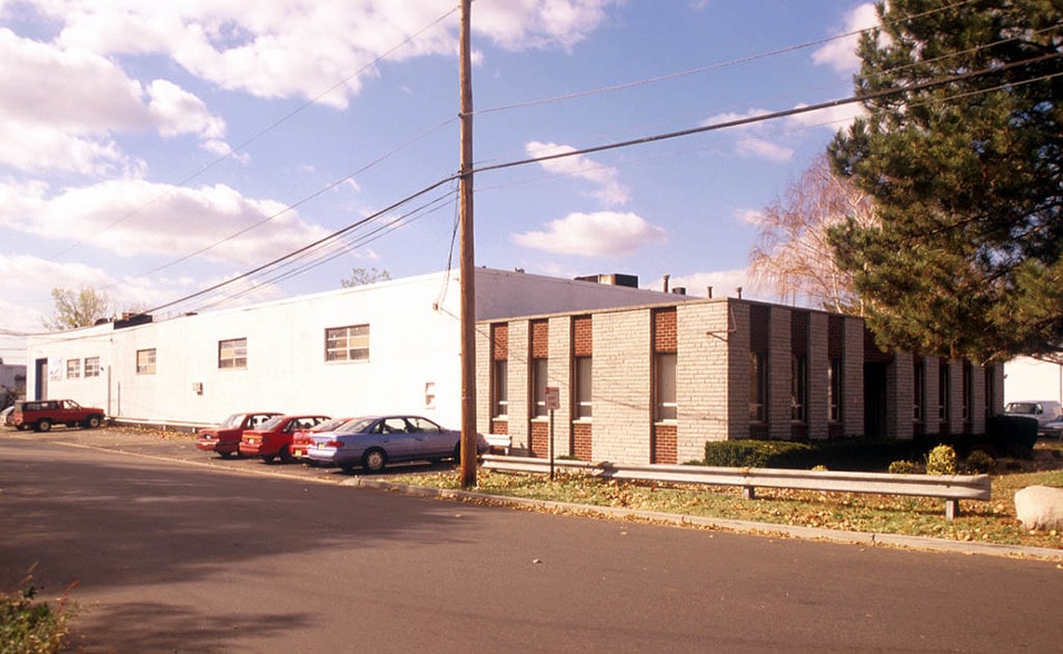 Primary Photo Of 180 Broad St, Carlstadt Warehouse For Lease