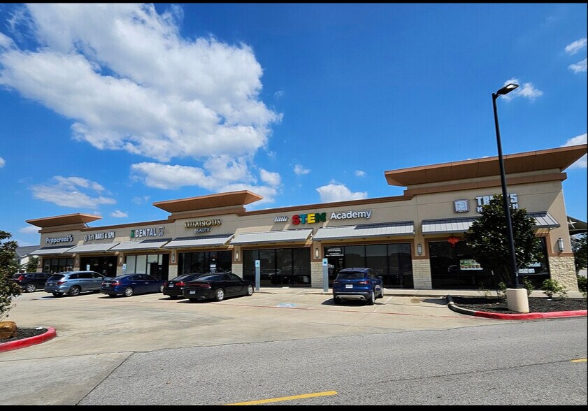 More Photos Of 12567 W Broadway St, Pearland Unknown For Lease