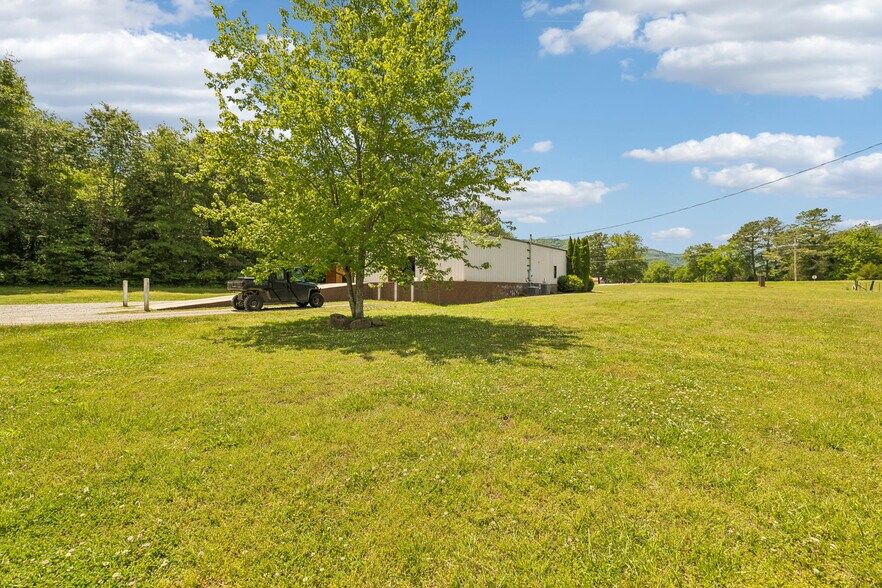 More Photos Of 49 Cutting Edge Ln, Dunlap Freestanding For Sale
