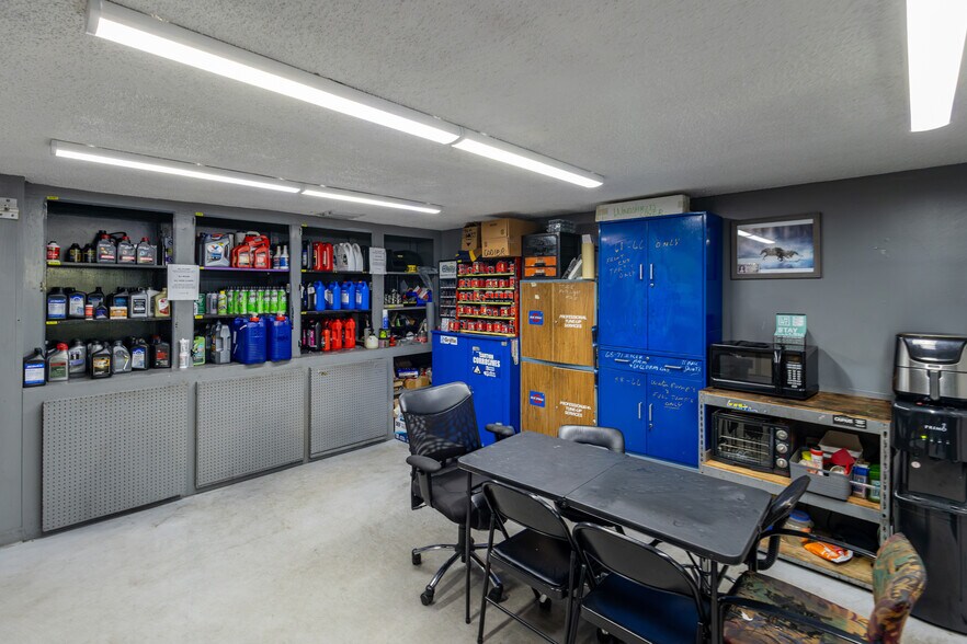 More Photos Of 5397 NE 14th Ave, Fort Lauderdale Service For Sale