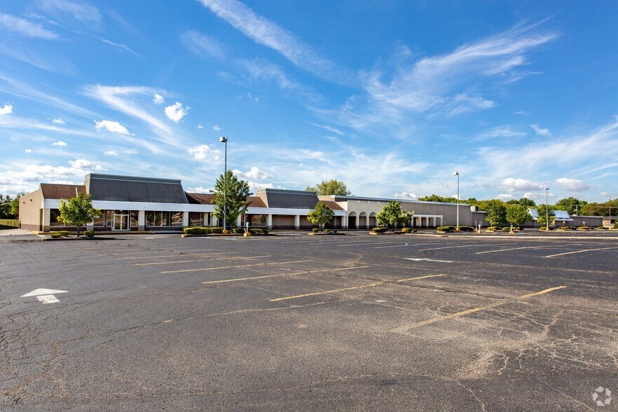 Primary Photo Of 224 E Dayton Yellow Springs Rd, Fairborn General Retail For Sale