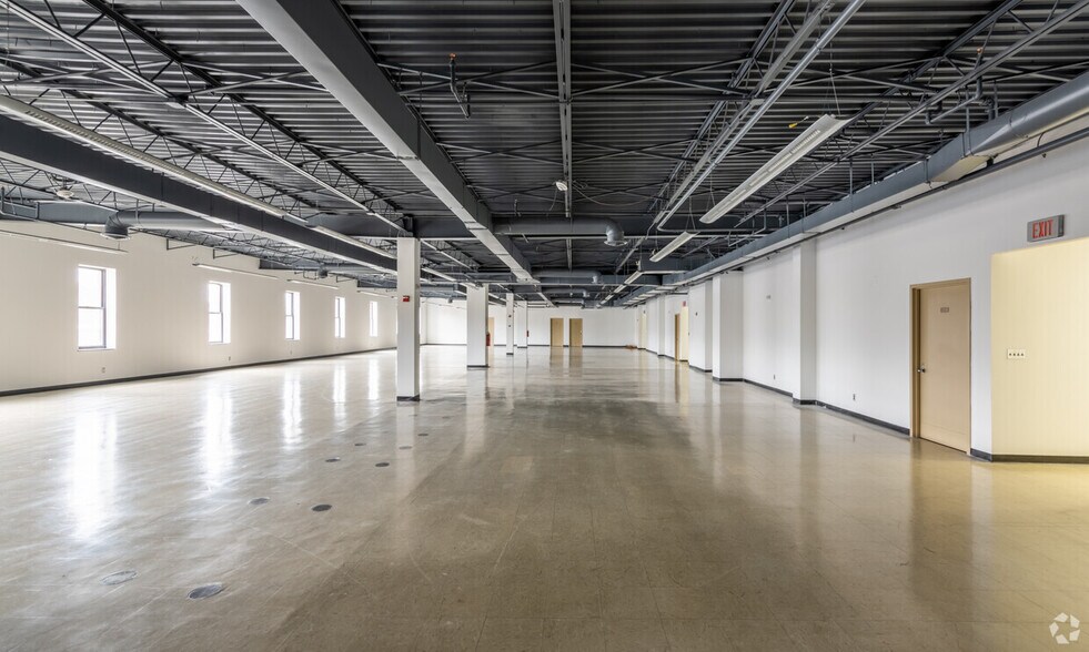 More Photos Of 78 Barnum Rd, Devens Light Manufacturing For Lease