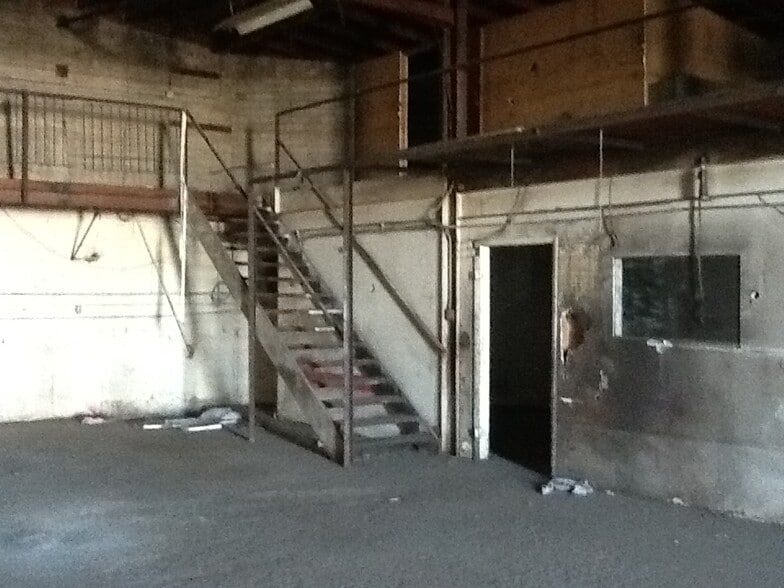 More Photos Of 2026 N 27th Ave, Phoenix Warehouse For Sale