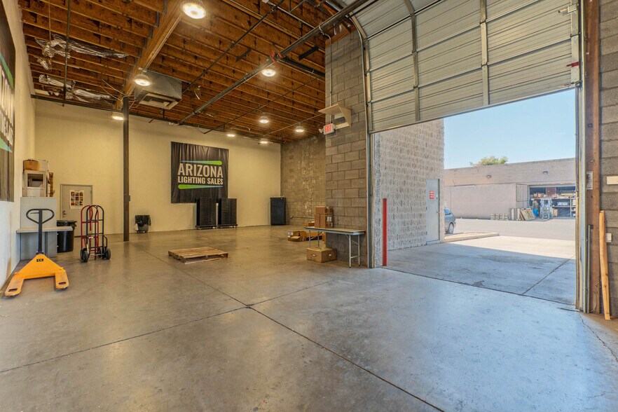 More Photos Of 2001 W Alameda Dr, Tempe Warehouse For Lease